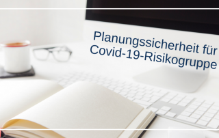 PC und Kalender, Text: Planungssicherheit für Covid-19-Risikogruppe, Credit: Canva