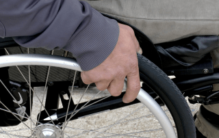 Rollstuhlnutzer, Bild von Sabine GENET auf Pixabay