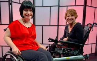 Ivana Veznikova (l.) spricht mit Elisabeth Löffler (r.) über Behinderung und Sexualität. Fotocredit: mediengarten